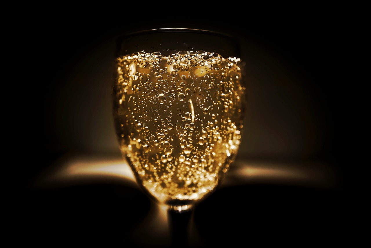 champagne-2178775_1280.jpg